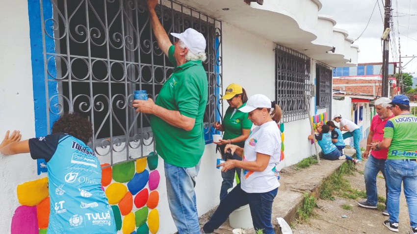 ROTARY LE BRINDA COLOR Y ESPERANZA A LA COMUNIDAD DE LA CUCHILLA Y ENTREGA ESTA OBRA COMO UN LEGADO A TRUJILLO EN SU CENTENARIO