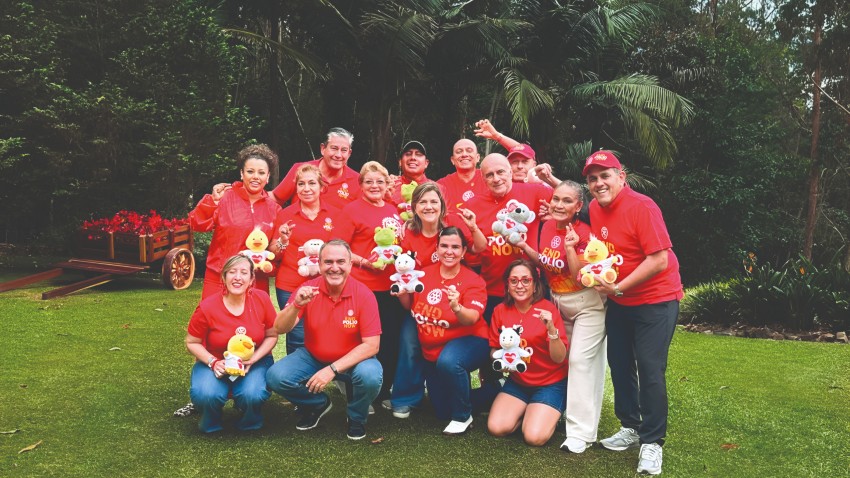 UN GRAN EQUIPO SE CONSTRUYE CON GRANDES PERSONAS
