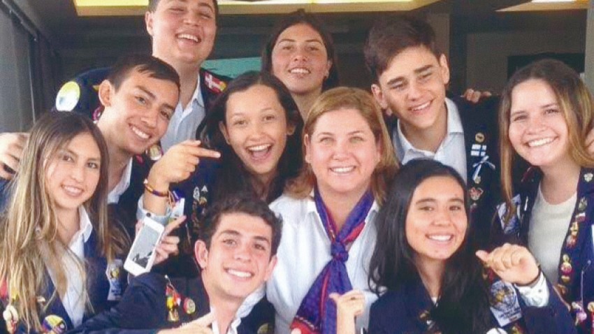 UNA EXPERIENCIA TRANSFORMADORA EN COLOMBIA: EL PROGRAMA DE INTERCAMBIO DE JÓVENES EN LOS DISTRITOS 4271 Y 4281