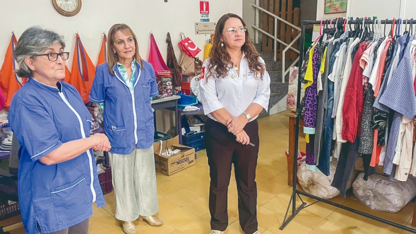 VISITA AL EL BAZAR DEL USADO PARA BENEFICIO SOCIAL