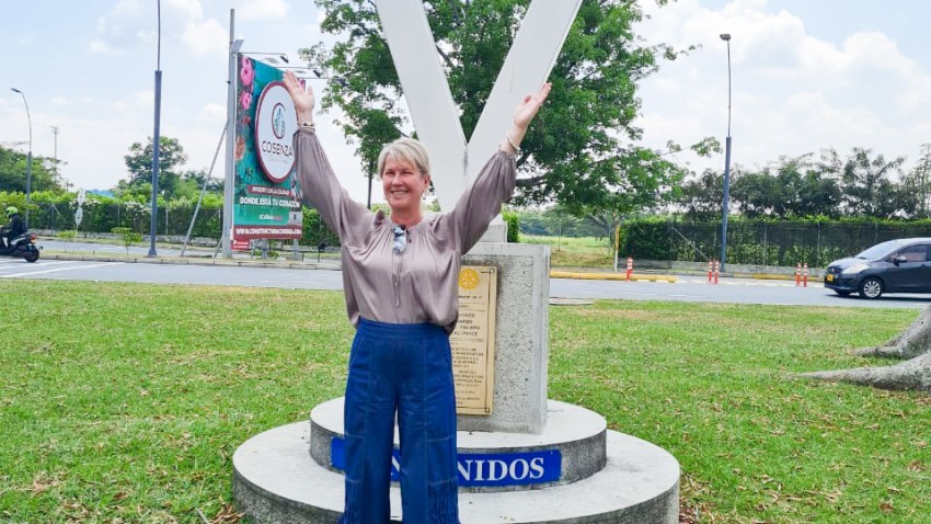 VISITA DE JENNIFER JONES A COLOMBIA